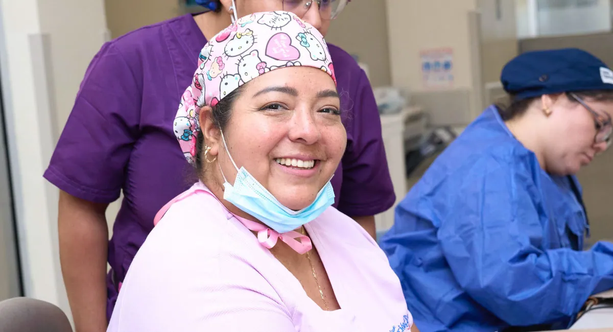 La jefe Edna, una vida al servicio de las sonrisas