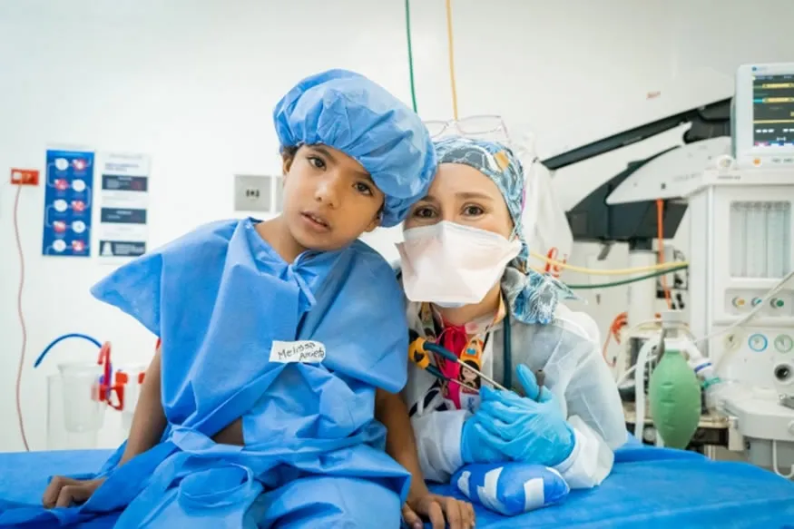 Las sonrisas de los niños y niñas se transforman gracias al corazón de nuestro equipo de voluntariado.