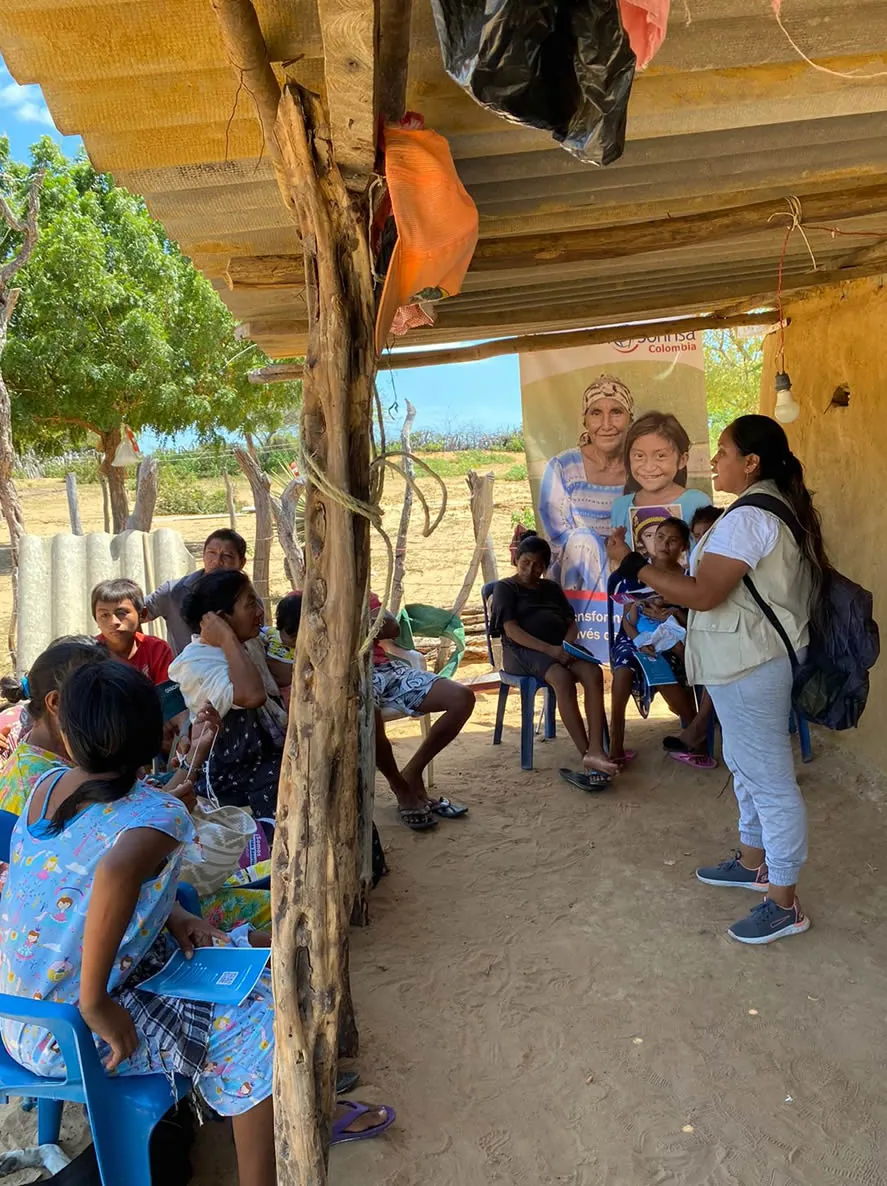 ¡Sonriendo en La Guajira! Taller Comunitario en Warika.