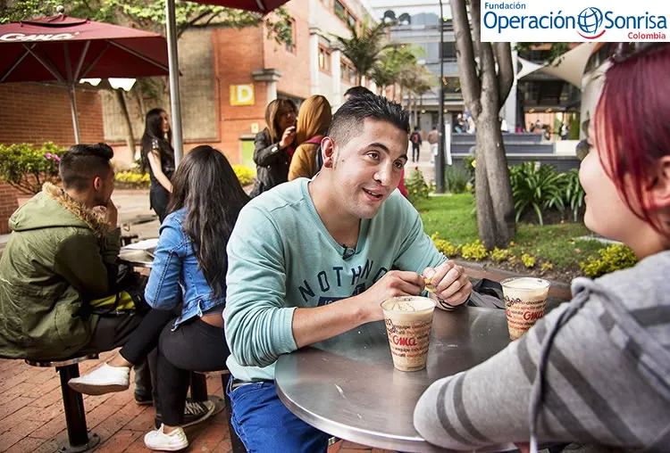 Óscar en la actualidad estudia idiomas en la universidad, asegura que es una de sus pasiones.