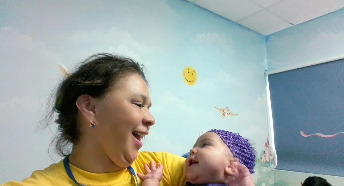 Adriana Serrano: más de 20 años transformando vidas como voluntaria de Operación Sonrisa